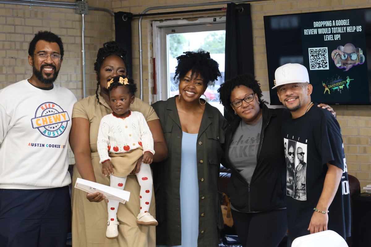 Jazmine Oates of The Butter Hour with her award, the founder and the judges